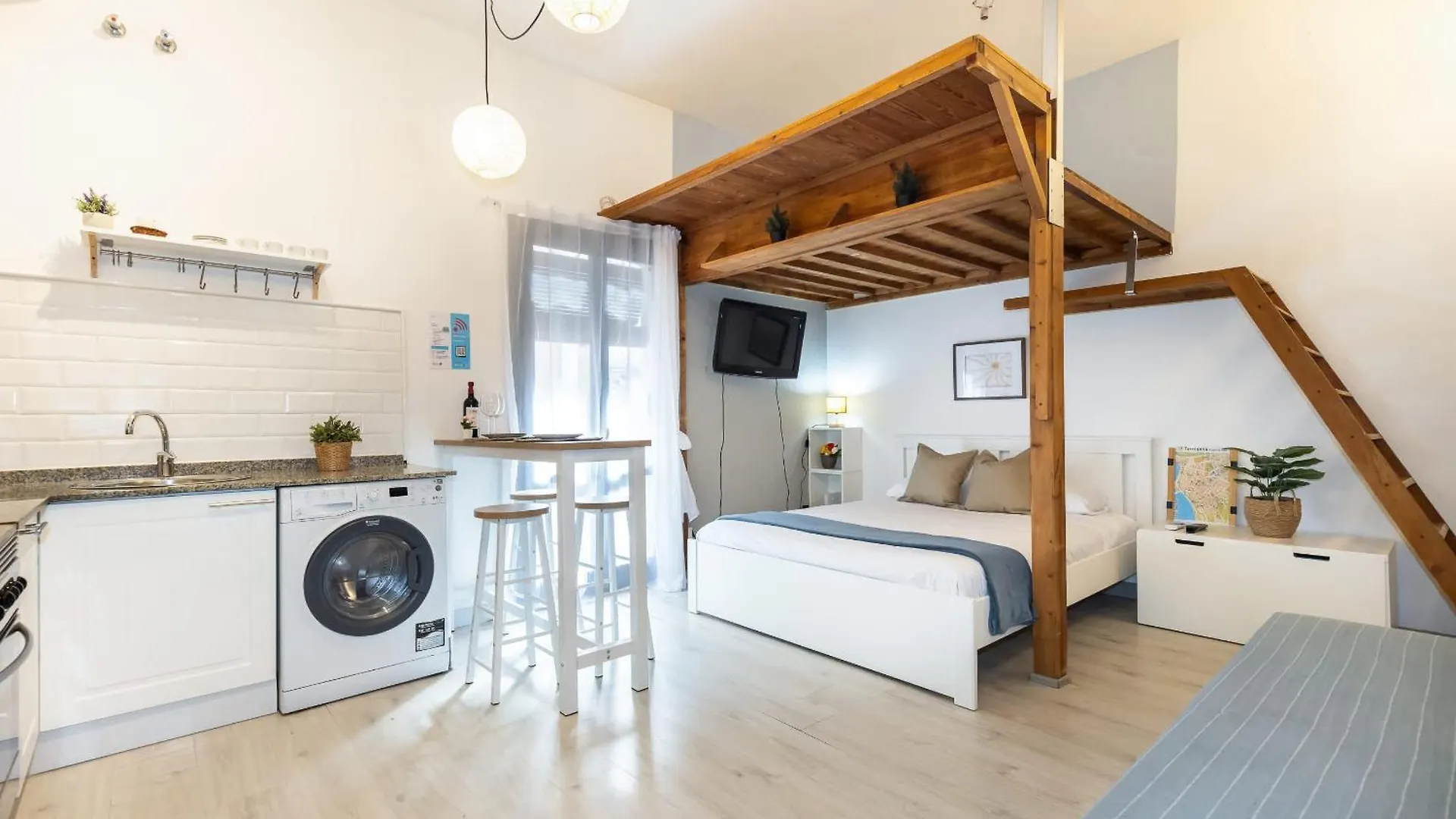 Oli By Unik Tarragona location